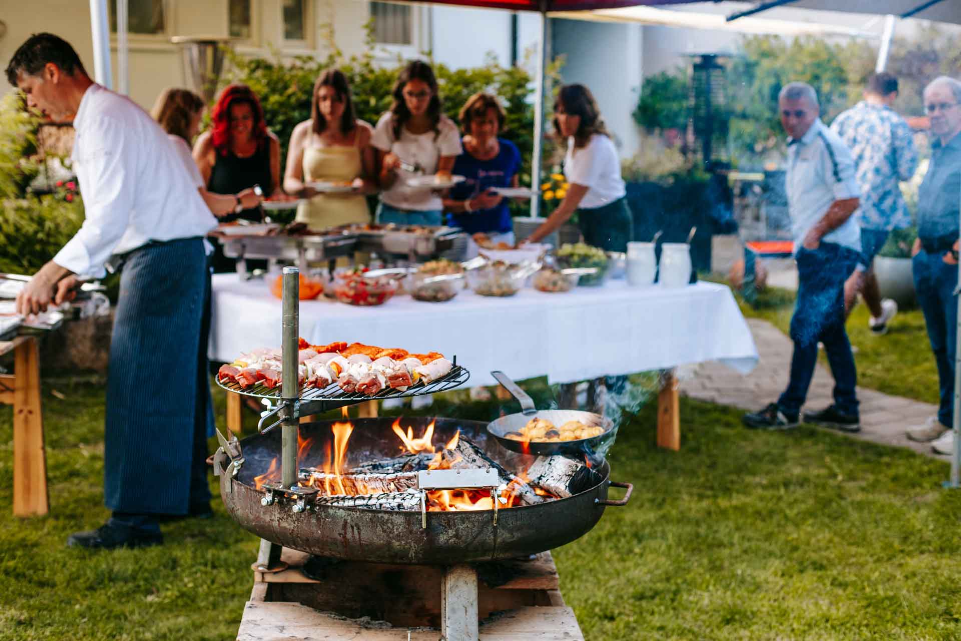 so wählst du die passende feuerstelle für deinen Garten